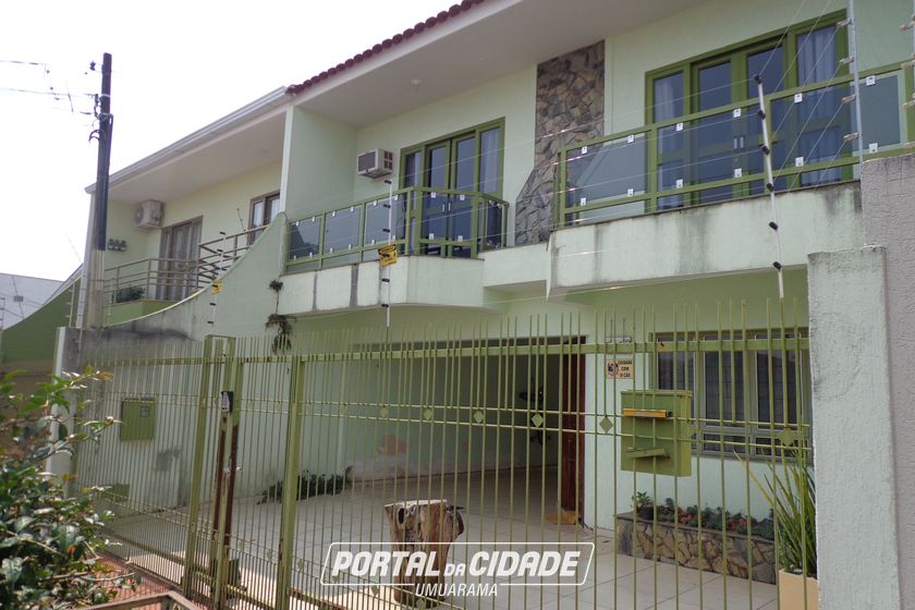 Sobrado &agrave; venda - 247m&sup2; - Zona 2