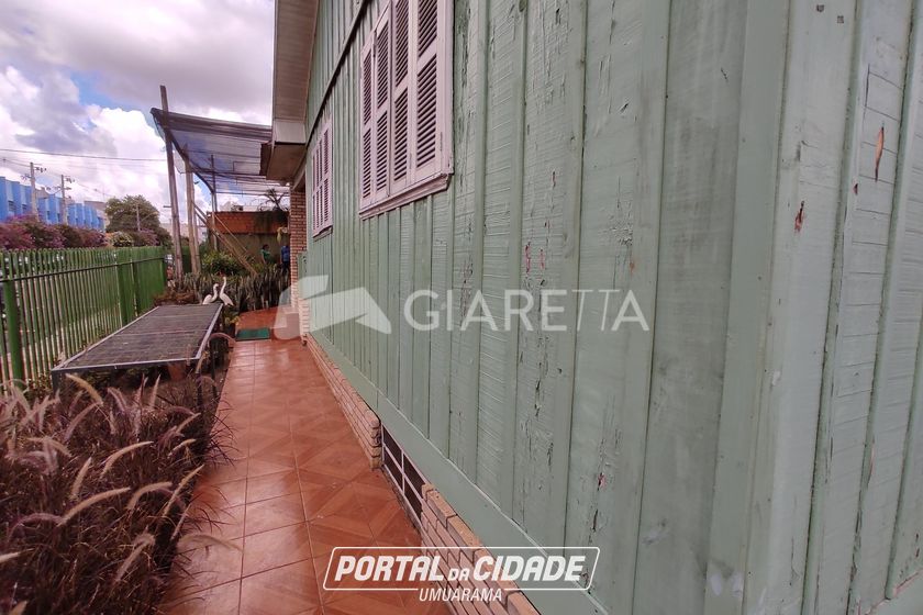 Terreno &agrave; venda - 250m&sup2; - CENTRO
