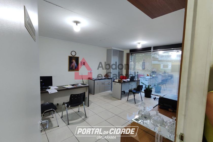 Sal&atilde;o Comercial &agrave; venda - 726m&sup2; - Zona Armazem
