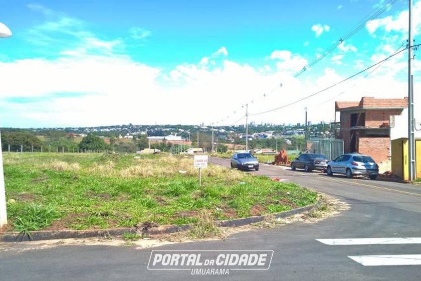 Terreno &agrave; venda - 304m&sup2; - Jardim Real