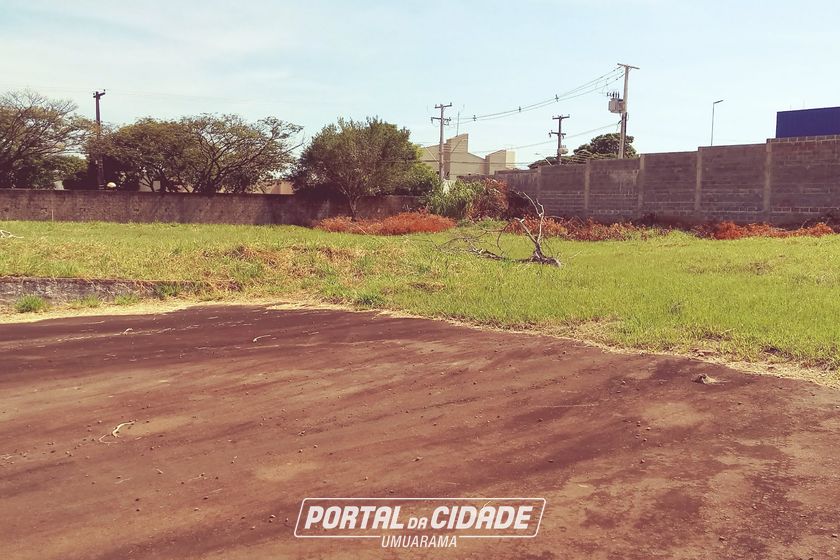 Sal&atilde;o Comercial para alugar - 940m&sup2; - Zona I-a