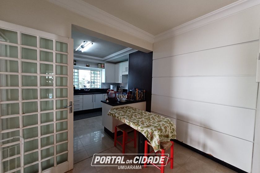 Casa &agrave; venda - 420m&sup2; - Zona I