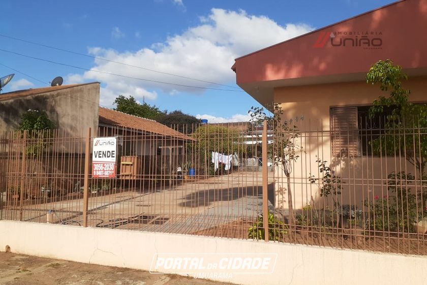 Casa &agrave; venda - 525m&sup2; - Jardim Tropical