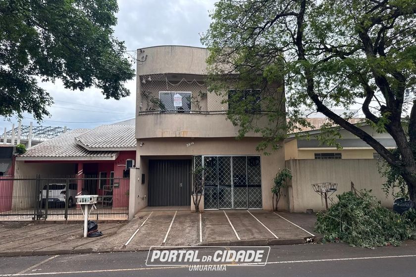 Casa &agrave; venda - 250m&sup2; - ZONA I