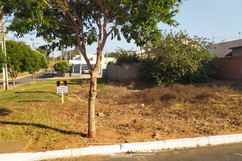 Terreno &agrave; venda - 202m&sup2; - Jardim Pimentel