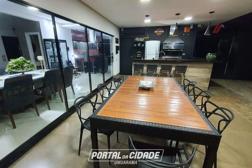 Casa &agrave; venda - 245m&sup2; - Zona IV