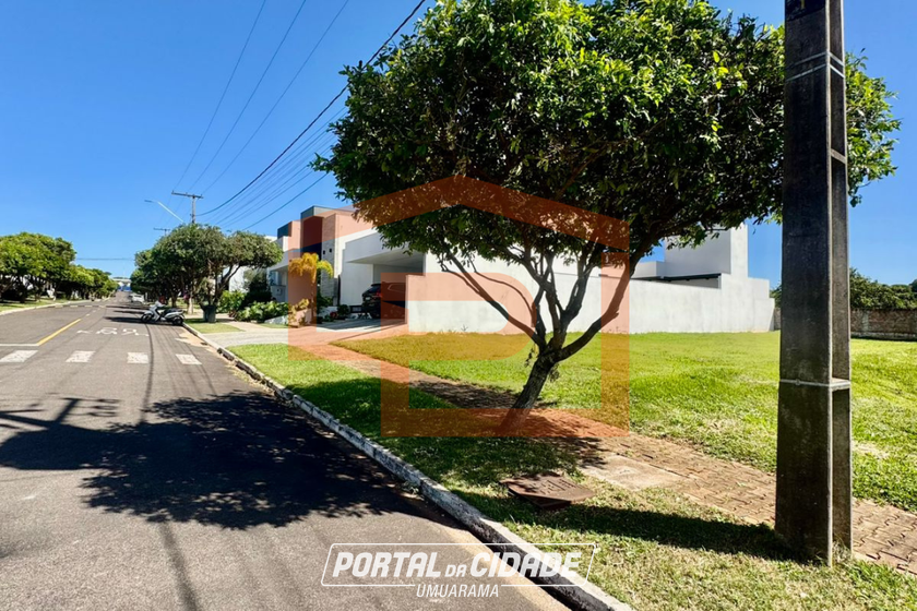 Terreno &agrave; venda - 360m&sup2; - Jardim Petr&oacute;polis