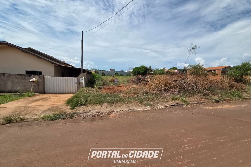 Terreno &agrave; venda - 675m&sup2; - CENTRO