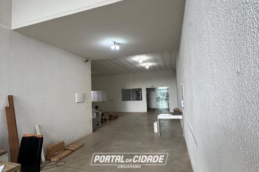 Sal&atilde;o Comercial para alugar - 180m&sup2; - Parque Residencial da G&aacute;vea