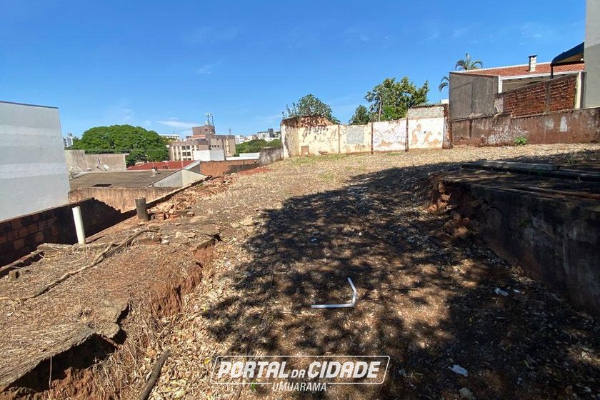 Sala Comercial &agrave; venda - 498m&sup2; - Zona II