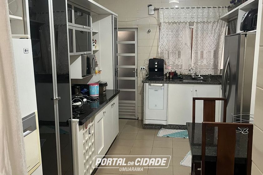 Casa &agrave; venda - 204m&sup2; - Zona I