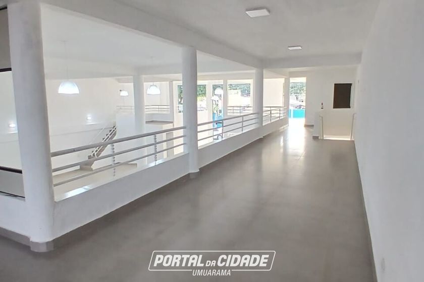 Sal&atilde;o Comercial para alugar - 800m&sup2; - Zona II