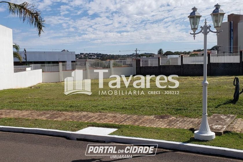 Terreno &agrave; venda - 892m&sup2; - Zona III