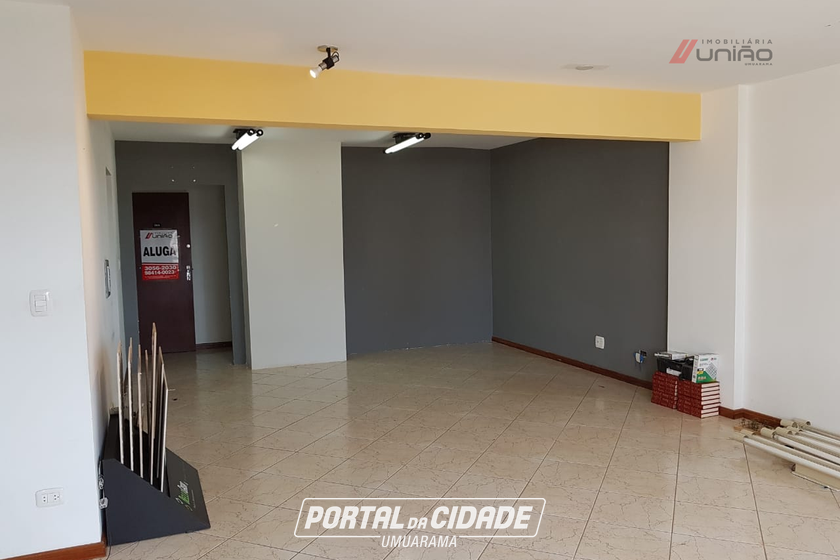 Sal&atilde;o Comercial &agrave; venda - 90m&sup2; - Zona 1