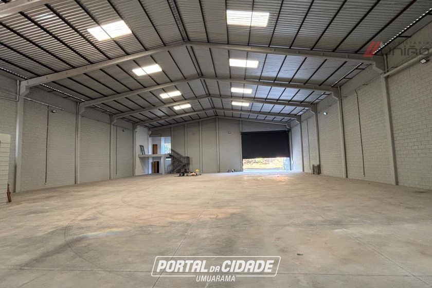 Sal&atilde;o Comercial para alugar - 1000m&sup2; - Parque Industrial II