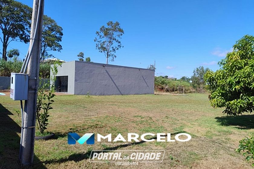 Ch&aacute;cara &agrave; venda - 2000m&sup2; - PR - 580
