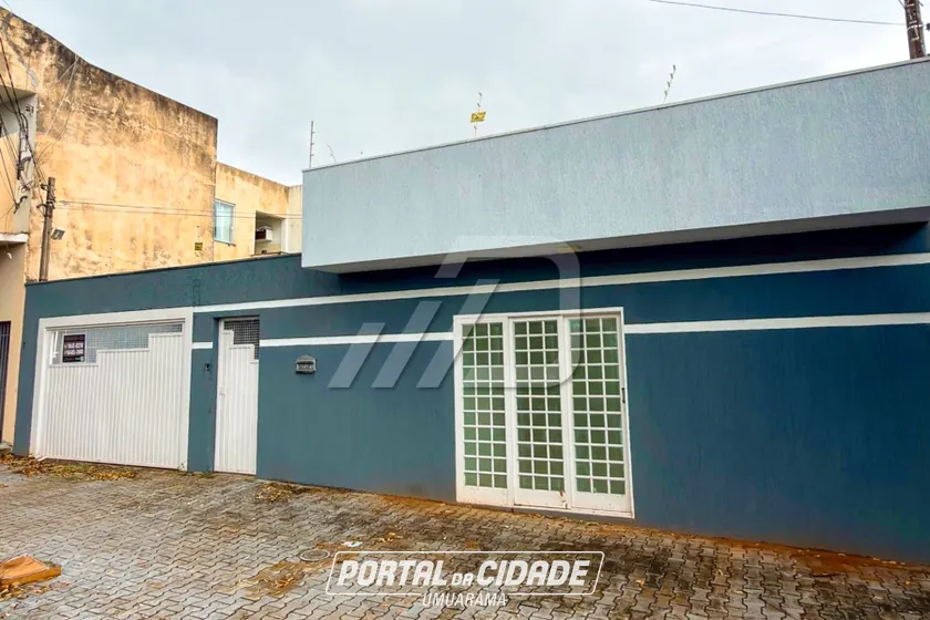 Sobrado &agrave; venda - 180m&sup2; - Zona I