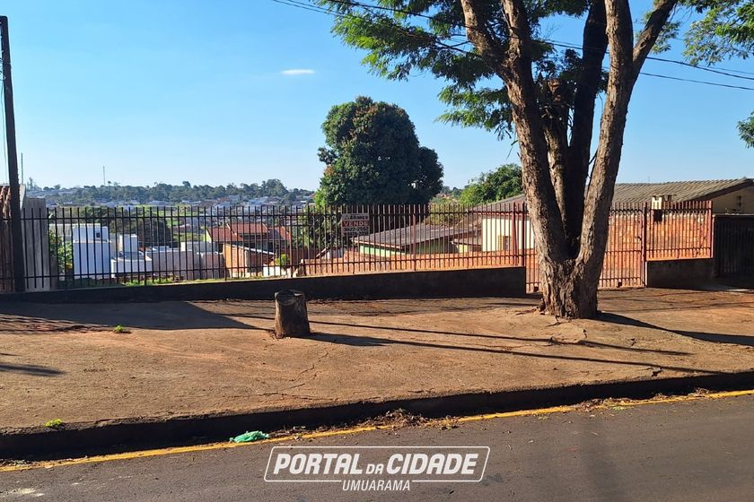 Terreno &agrave; venda - 533m&sup2; - Zona V