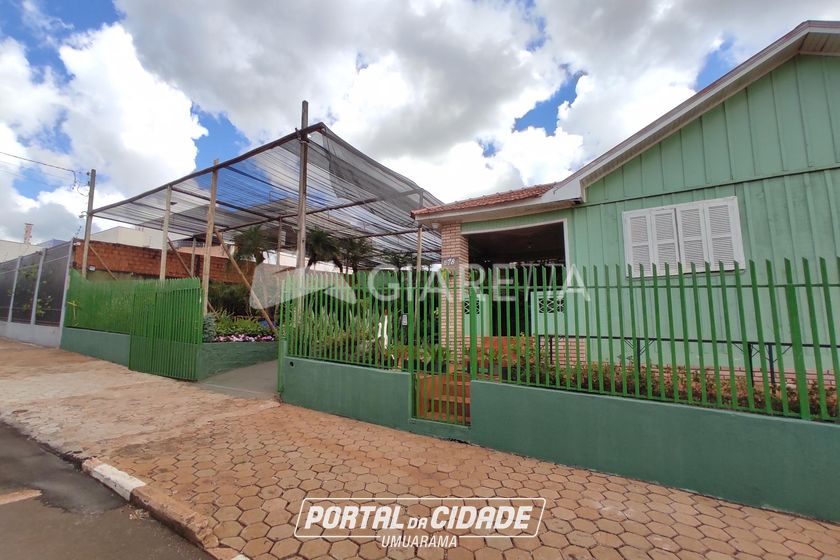 Terreno &agrave; venda - 250m&sup2; - CENTRO