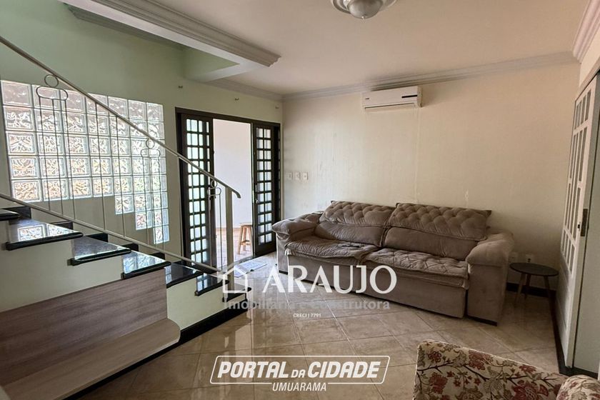 Sobrado &agrave; venda - 351m&sup2; - ZONA II