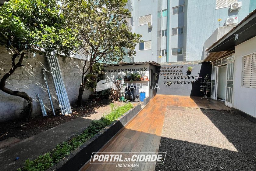 Terreno &agrave; venda - 204m&sup2; - CENTRO