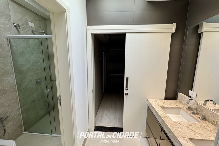 Casa &agrave; venda - 230m&sup2; - Condom&iacute;nio Royal Garden