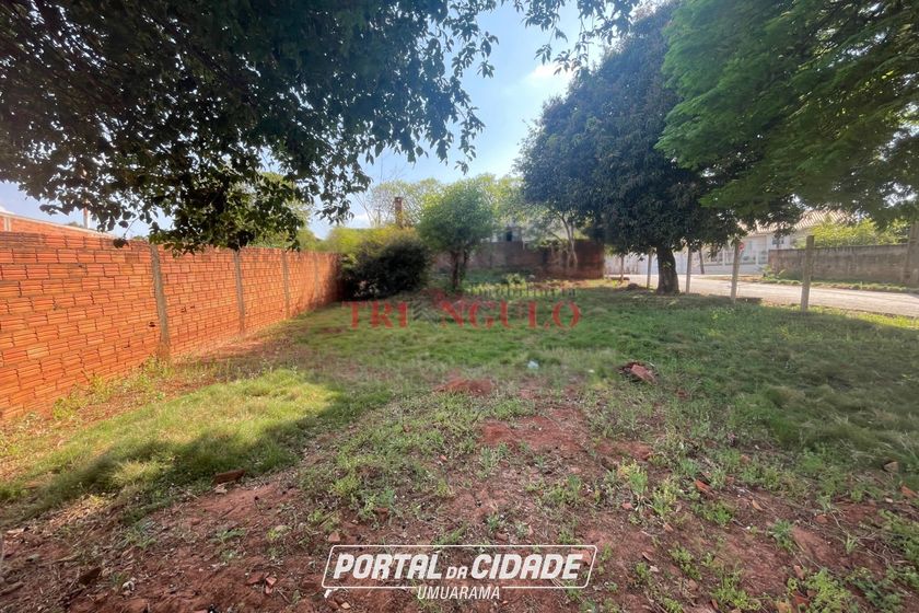 Terreno &agrave; venda - 305m&sup2; - CENTRO