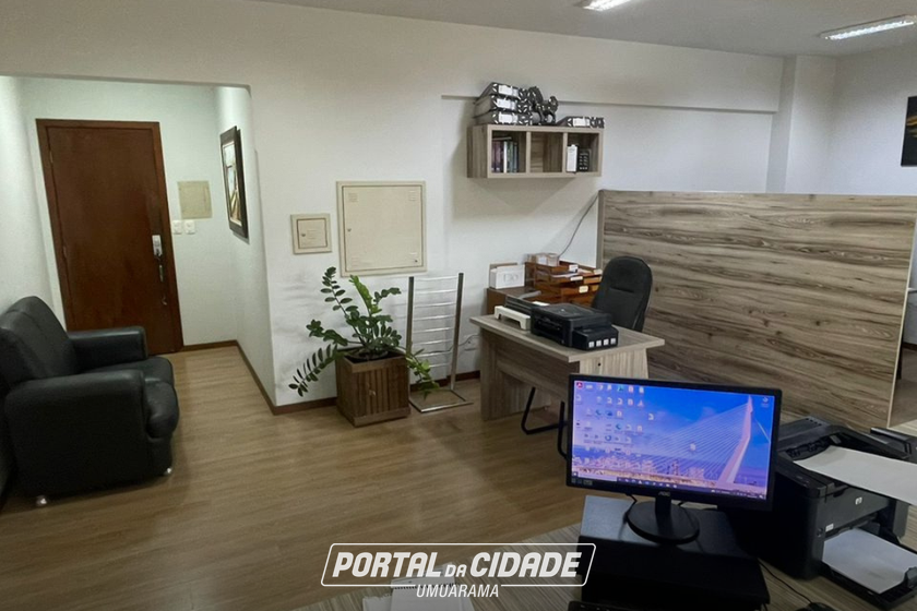 Sala Comercial &agrave; venda - 54m&sup2; - Zona I