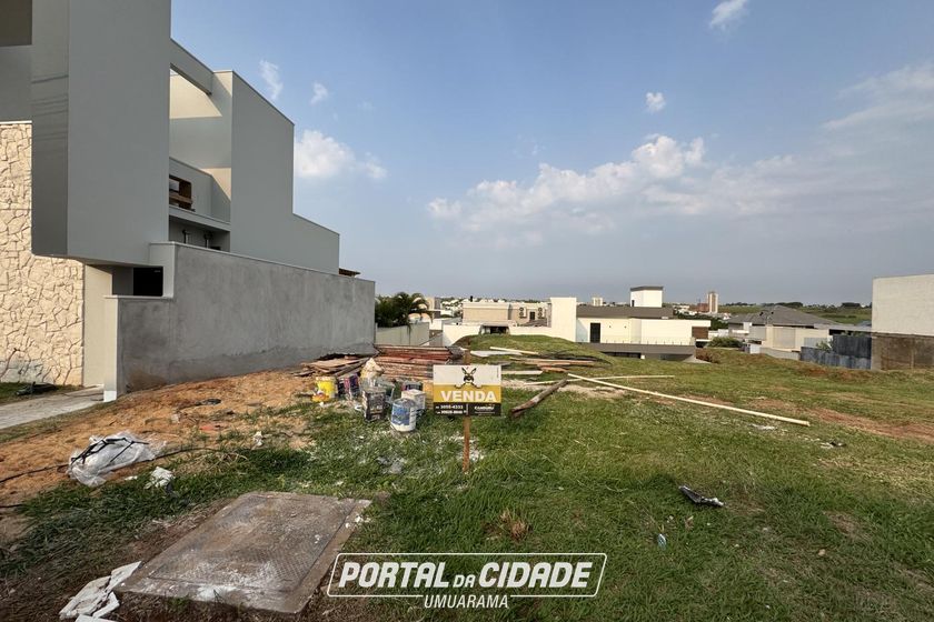 Terreno &agrave; venda - 360m&sup2; - Condom&iacute;nio Royal Garden