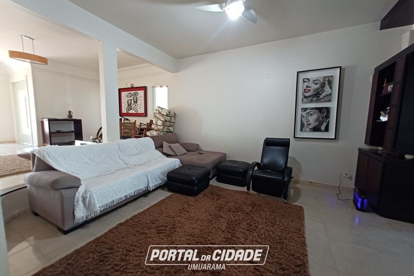 Casa &agrave; venda - 420m&sup2; - Zona I