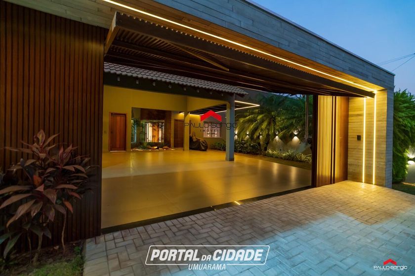 Sobrado &agrave; venda - 305m&sup2; - Zona VII