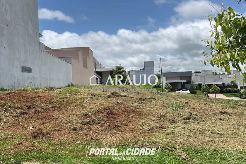 Terreno &agrave; venda - 275m&sup2; - Condom&iacute;nio Residencial Jardins de Versailles