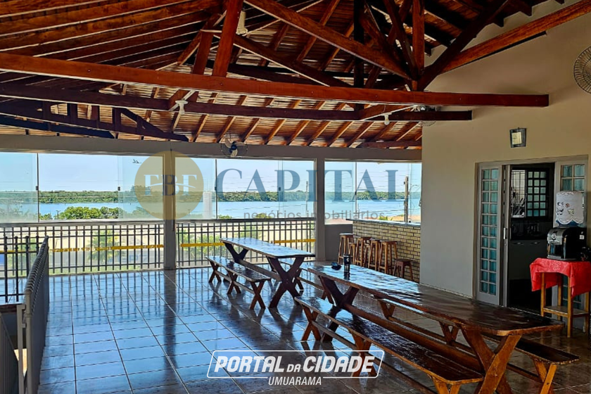 Casa &agrave; venda - 558m&sup2; - Centro