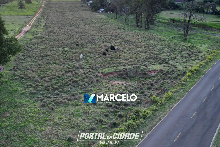 Ch&aacute;cara &agrave; venda - 24m&sup2; - Zona Rural