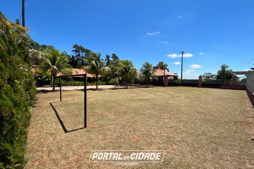 Ch&aacute;cara &agrave; venda - 11000m&sup2; - PR-323