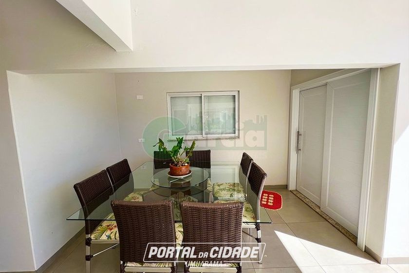 Casa &agrave; venda - 330m&sup2; - .