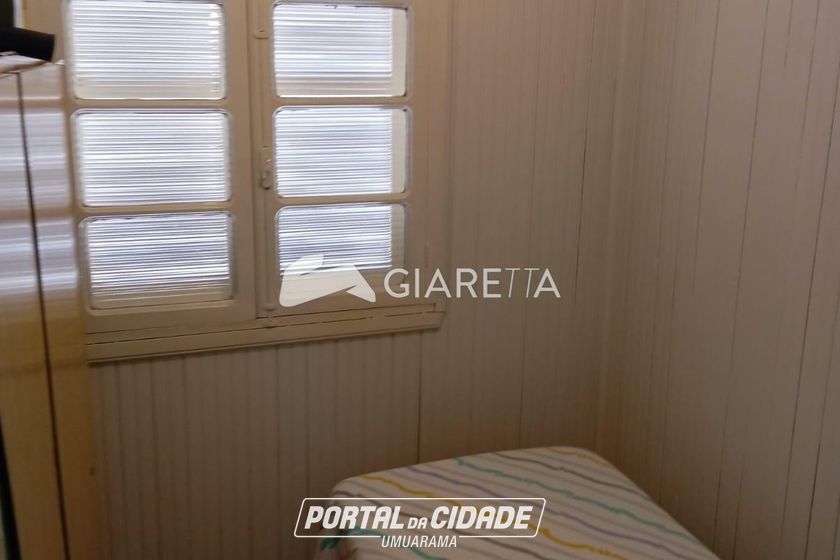 Casa &agrave; venda - 210m&sup2; - CENTRO