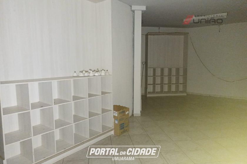 Sal&atilde;o Comercial para alugar - 245m&sup2; - Centro