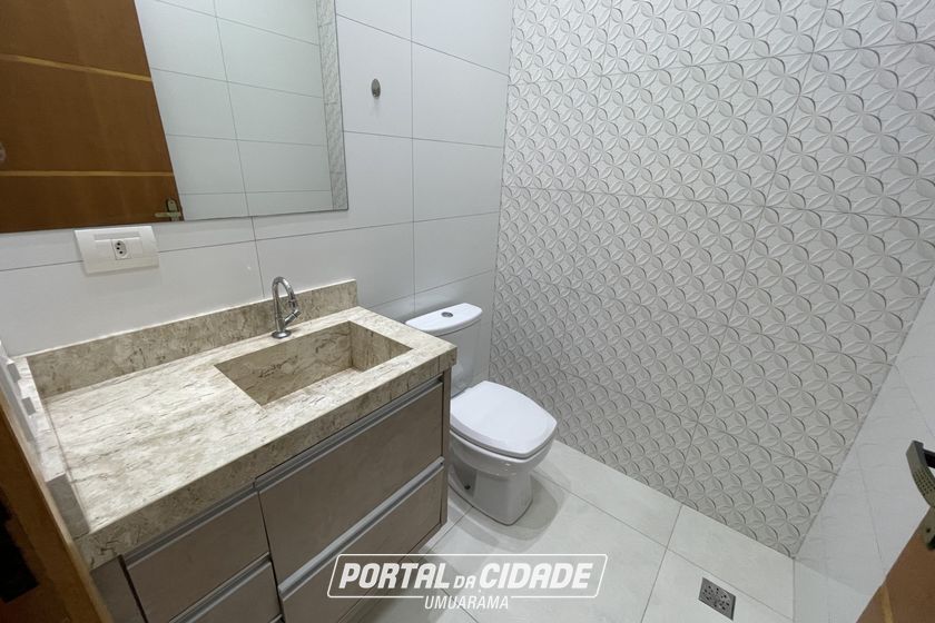 Casa para alugar - 252m&sup2; - ZONA VII