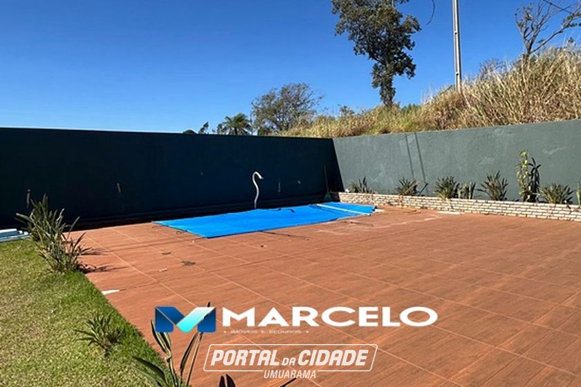 Ch&aacute;cara &agrave; venda - 2000m&sup2; - PR - 580