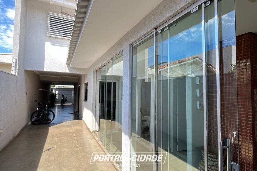 Sobrado &agrave; venda - 245m&sup2; - Zona II