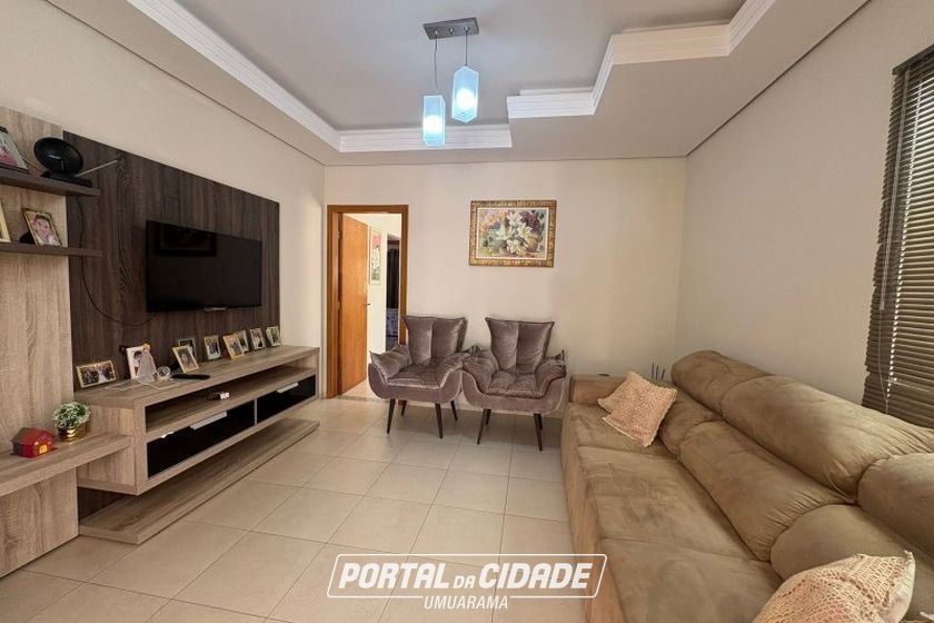 Casa &agrave; venda - 420m&sup2; - JARDIM SUZUKI