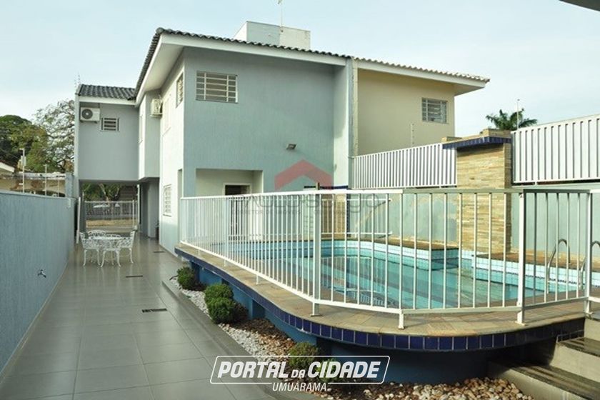 Sobrado &agrave; venda - 218m&sup2; - Zona II