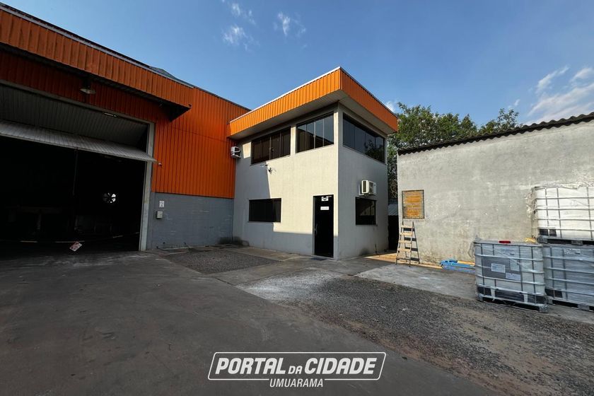 Sal&atilde;o Comercial &agrave; venda - 2000m&sup2; - Parque Industrial
