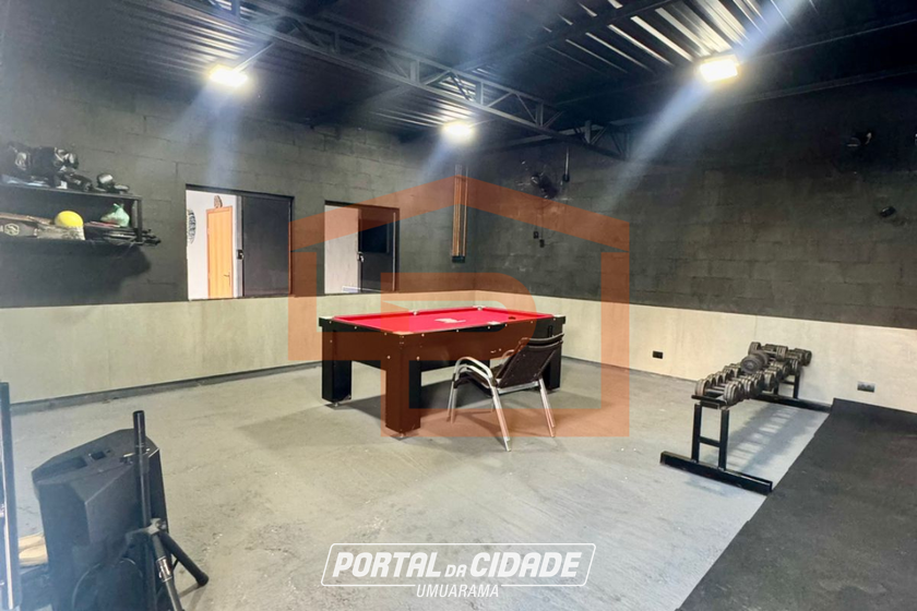 Ch&aacute;cara &agrave; venda - 2000m&sup2; - Zona Rural