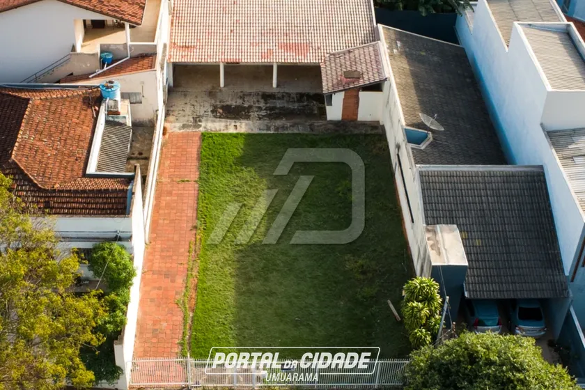 Terreno &agrave; venda - 130m&sup2; - Zona II