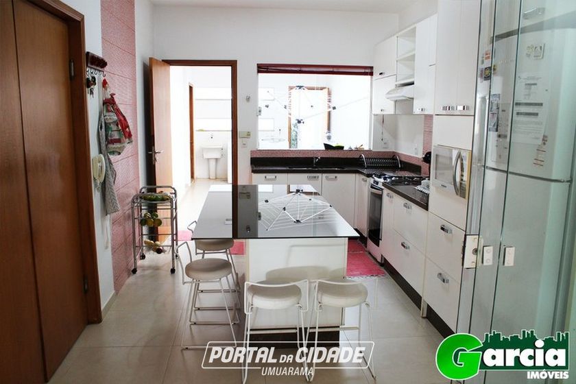 Sobrado &agrave; venda - 300m&sup2; - Jardim Veleiros