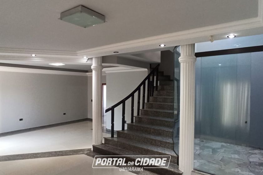 Sobrado &agrave; venda - 376m&sup2; - Zona I