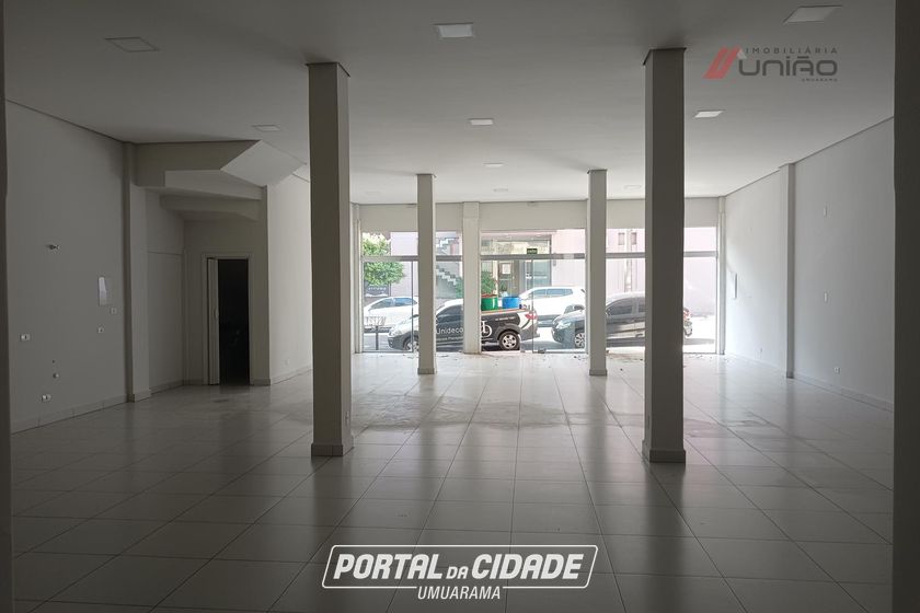 Sal&atilde;o Comercial para alugar - 200m&sup2; - Zona III