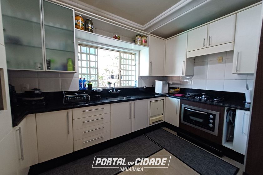 Casa &agrave; venda - 420m&sup2; - Zona I